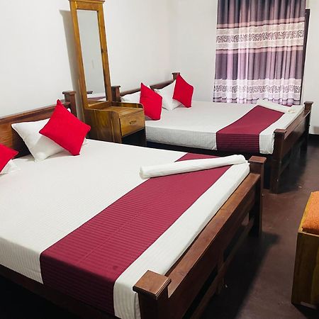 Lake Classical Guest House Kandy Exterior photo