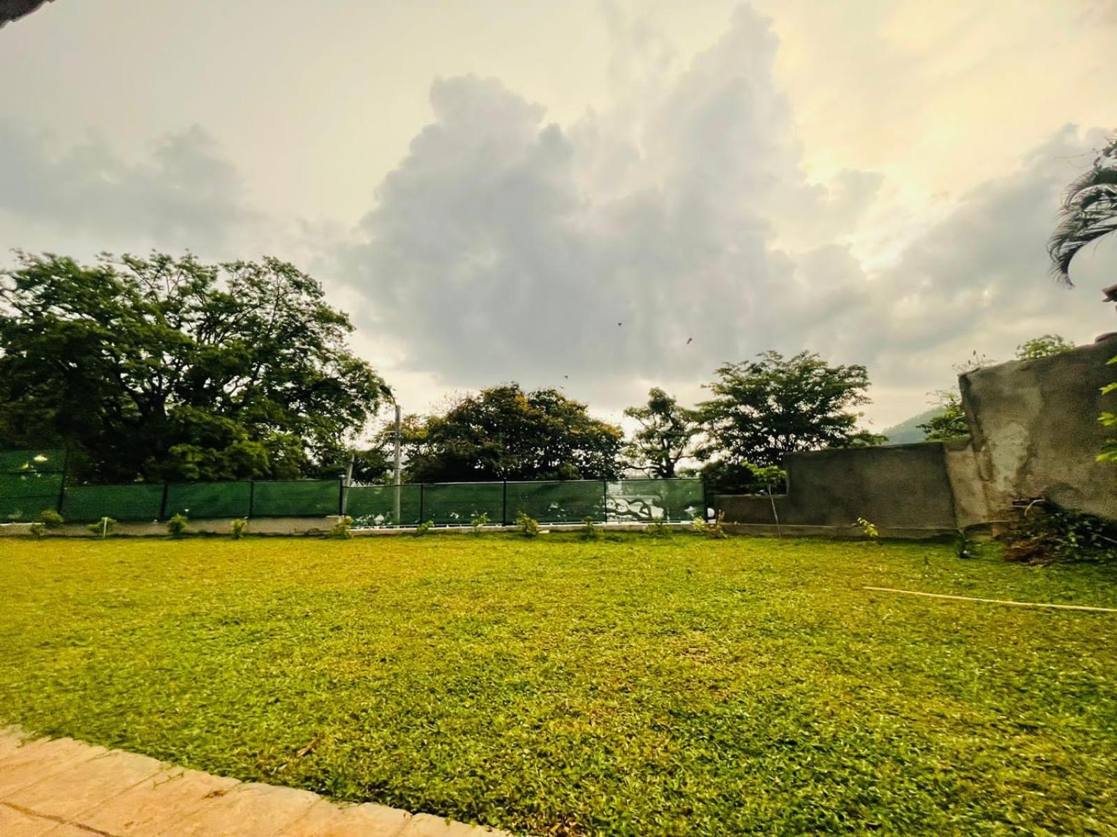 Lake Classical Guest House Kandy Exterior photo