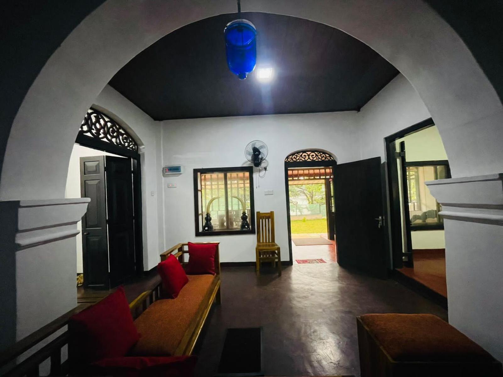 Lake Classical Guest House Kandy Exterior photo