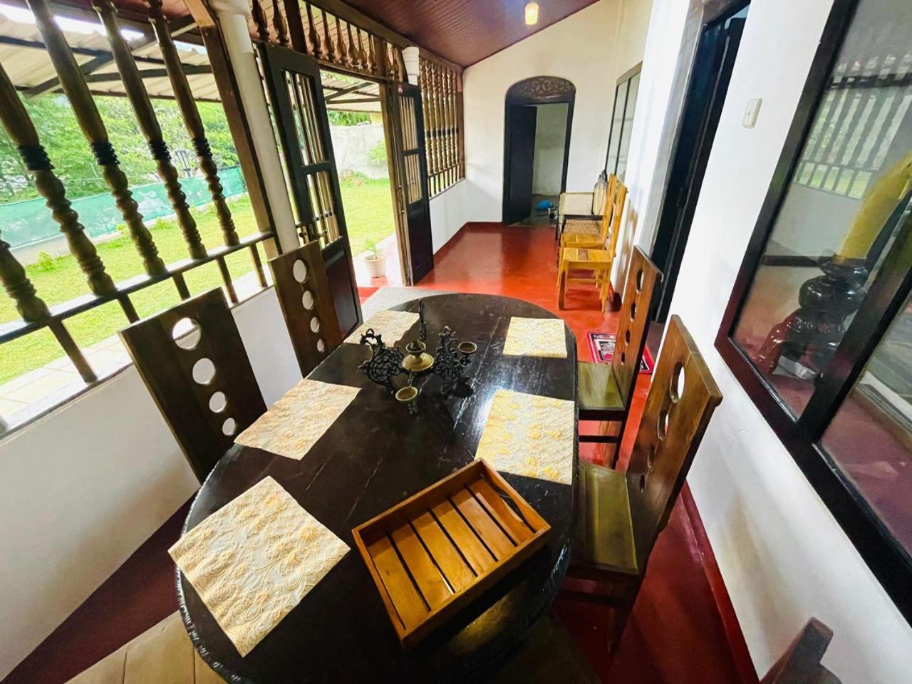 Lake Classical Guest House Kandy Exterior photo