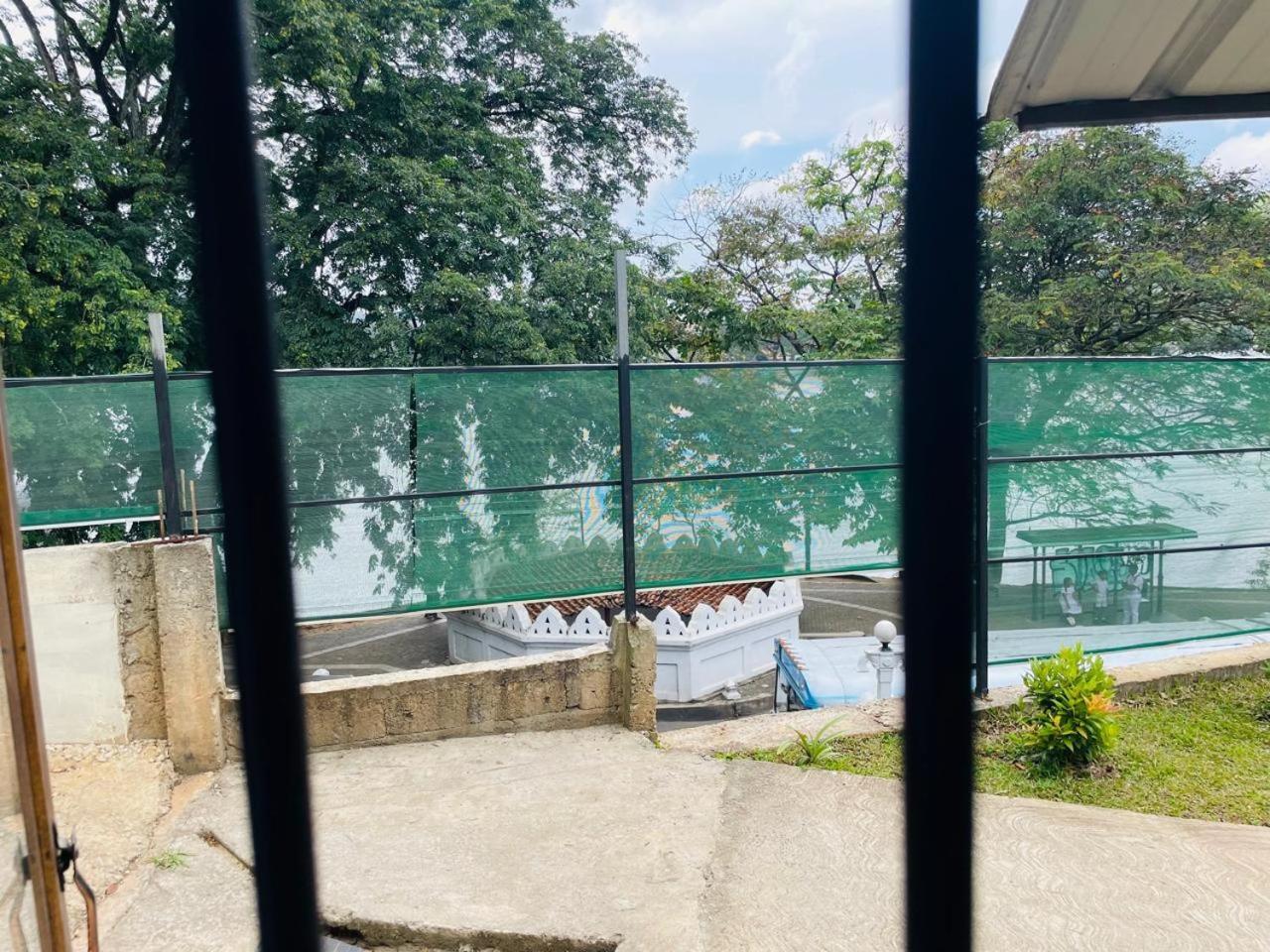 Lake Classical Guest House Kandy Exterior photo