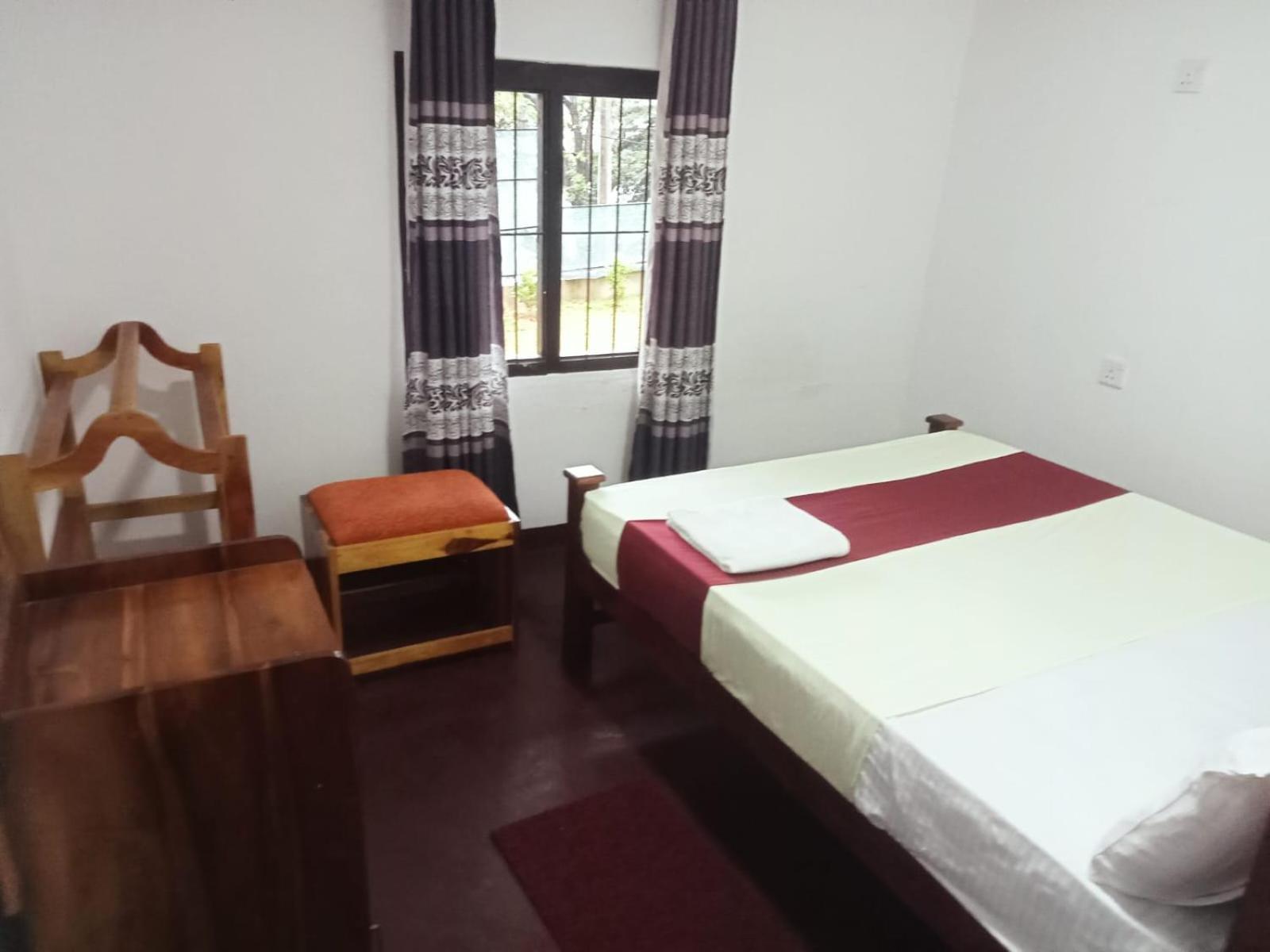 Lake Classical Guest House Kandy Exterior photo