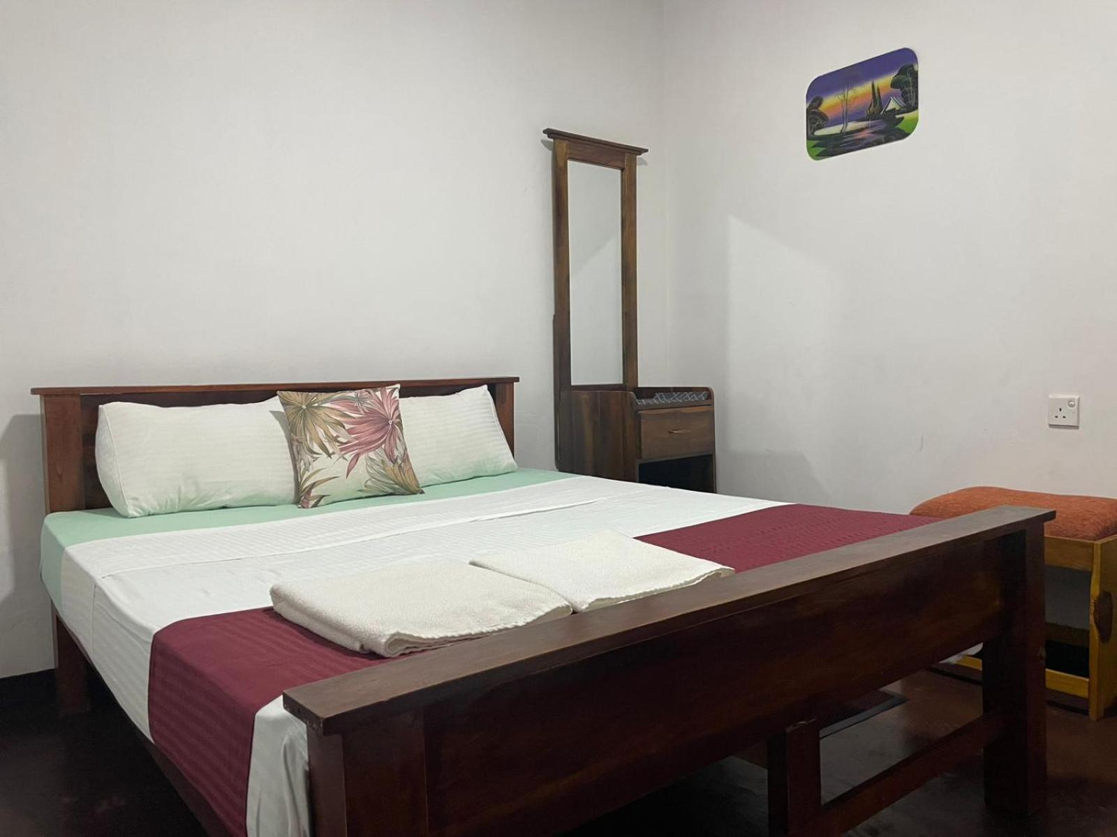 Lake Classical Guest House Kandy Exterior photo