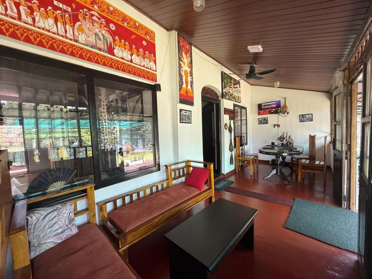 Lake Classical Guest House Kandy Exterior photo